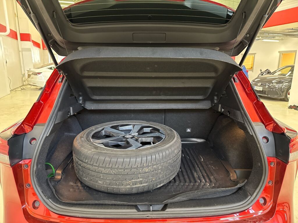 Nissan Qashqai 2024 Punainen