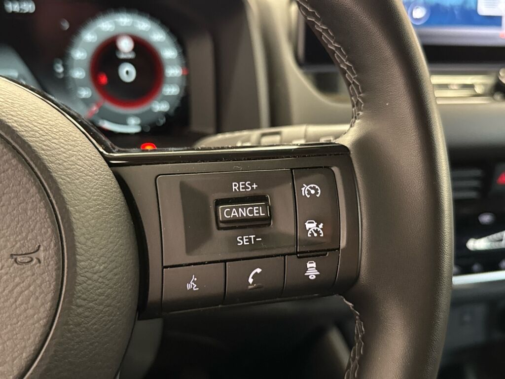 Nissan Qashqai 2024 Punainen