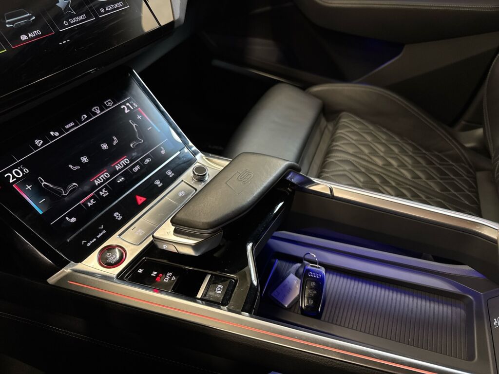 Audi e-tron 2021 Sininen