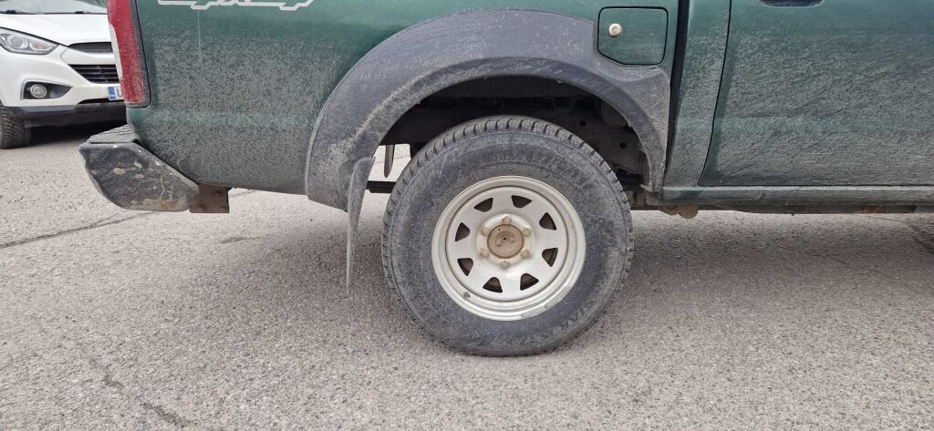 Nissan Cab 2004 Vihreä