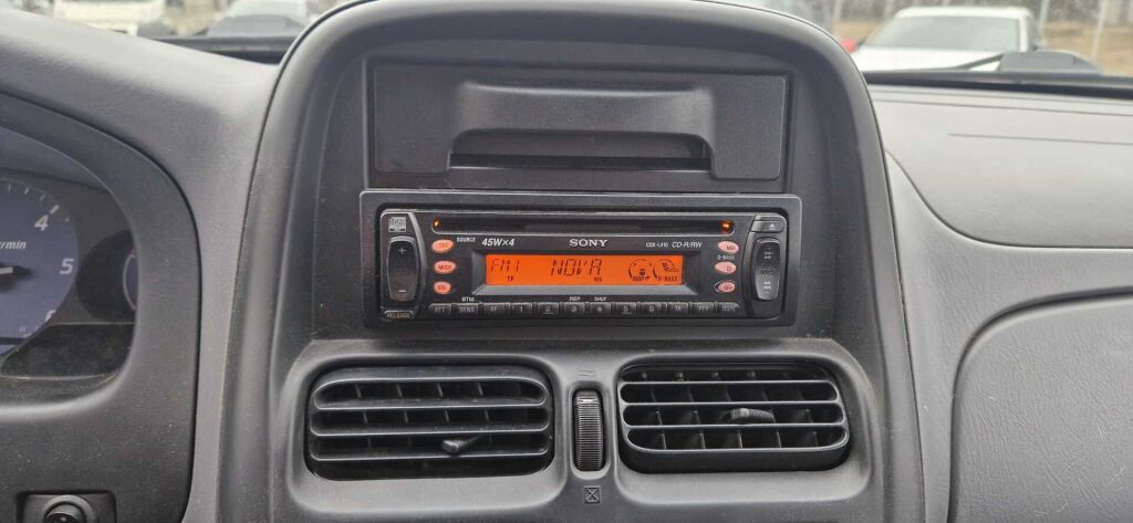 Nissan Cab 2004 Vihreä