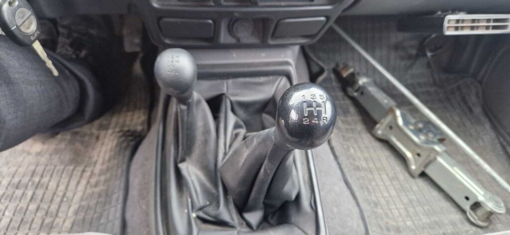 Nissan Cab 2004 Vihreä