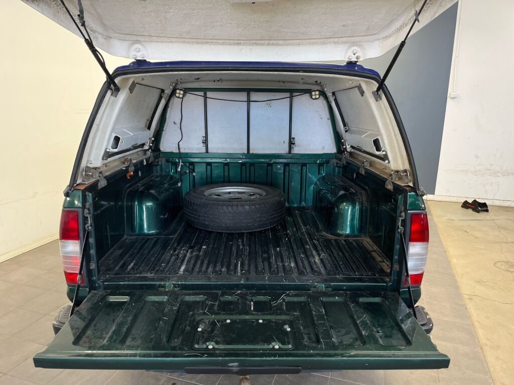 Nissan Cab 2004 Vihreä