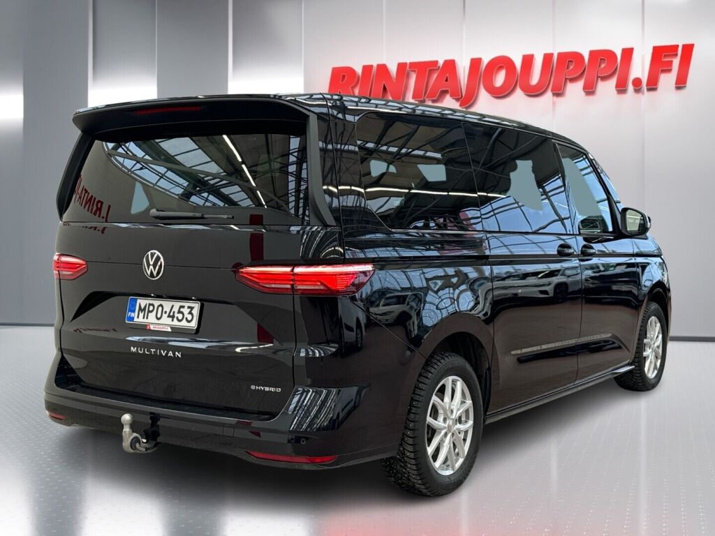 Volkswagen Multivan 2024 Musta