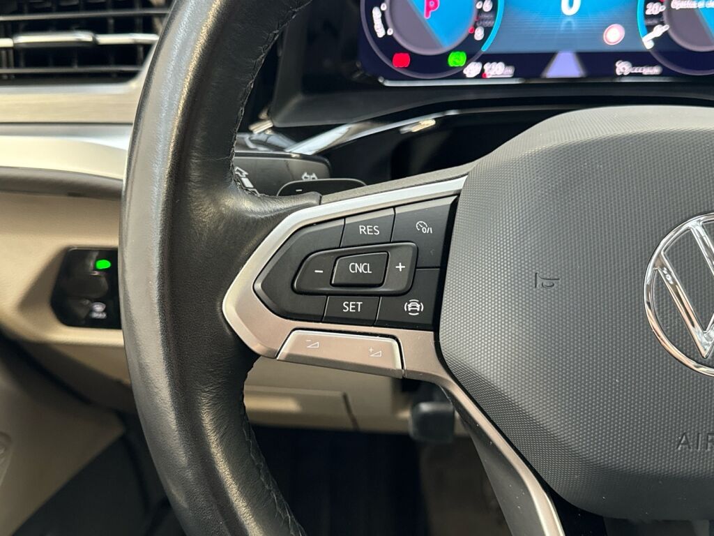 Volkswagen Multivan 2024 Musta