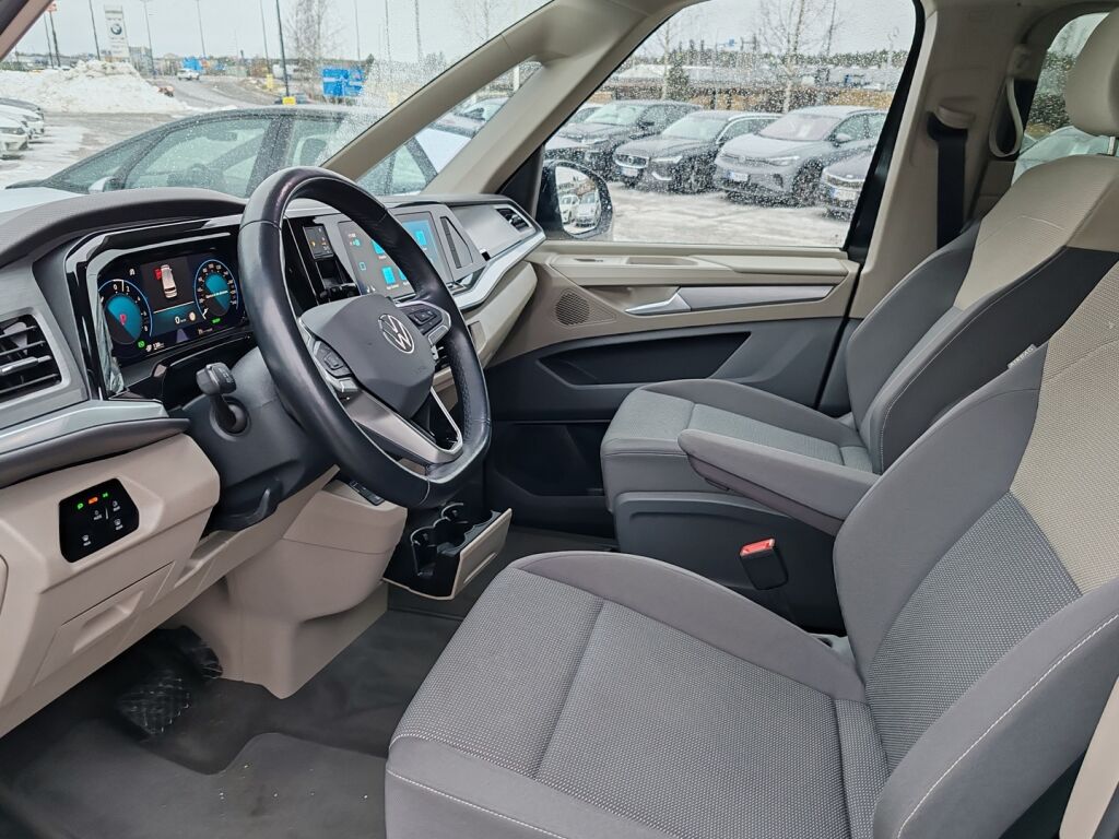 Volkswagen Multivan 2024 Musta