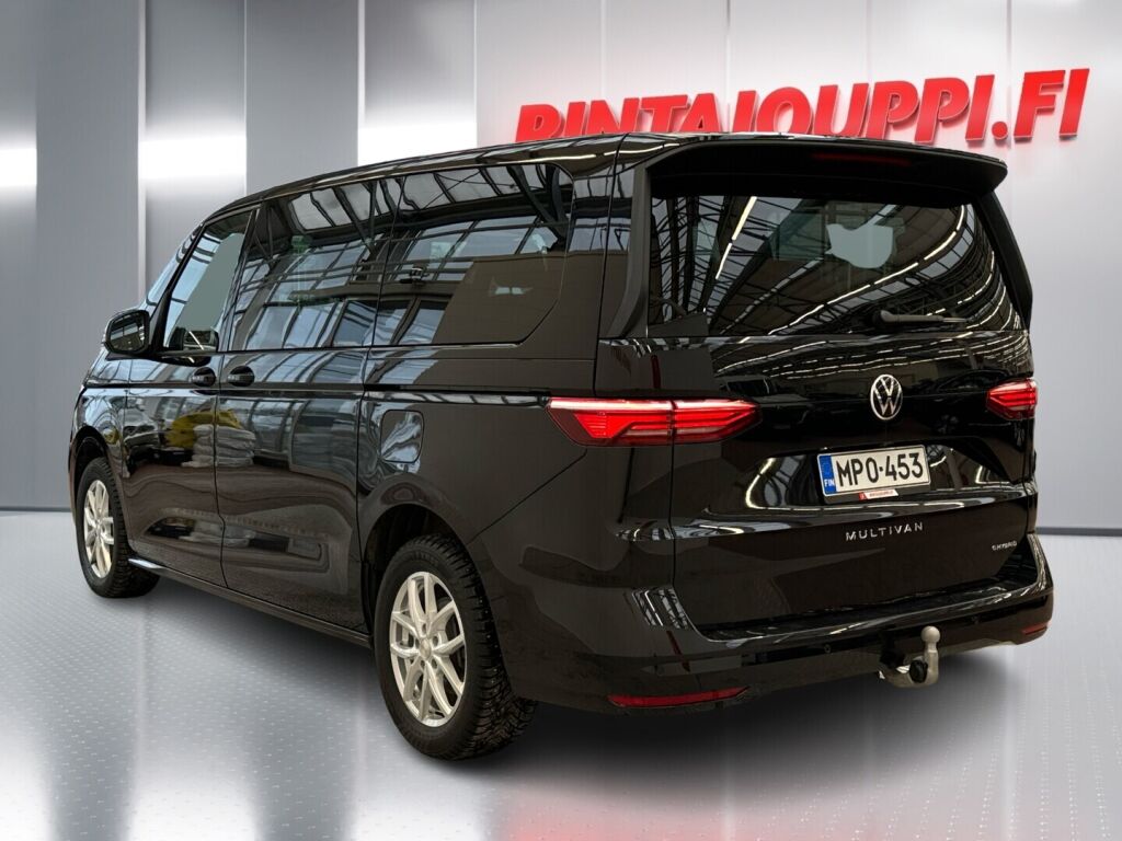 Volkswagen Multivan 2024 Musta
