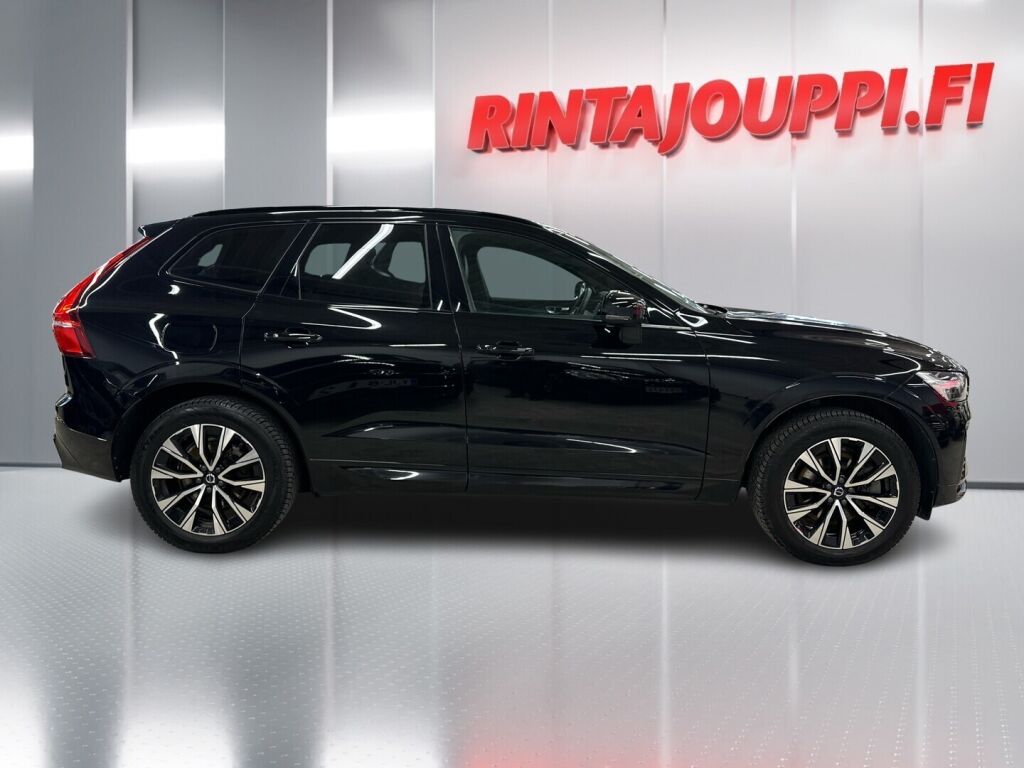 Volvo XC60 2024 Musta