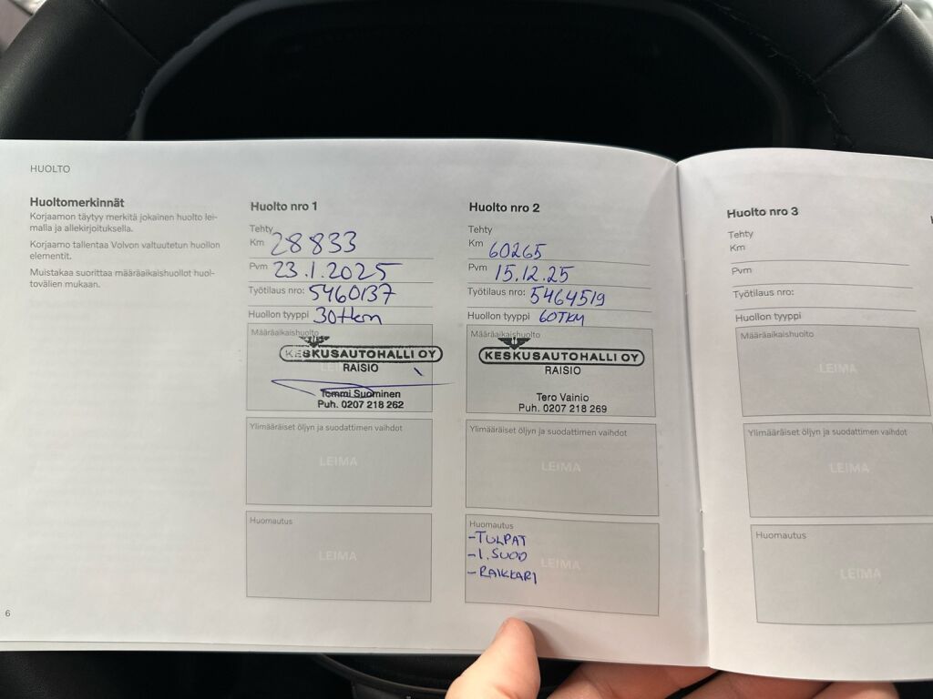 Volvo XC60 2024 Musta