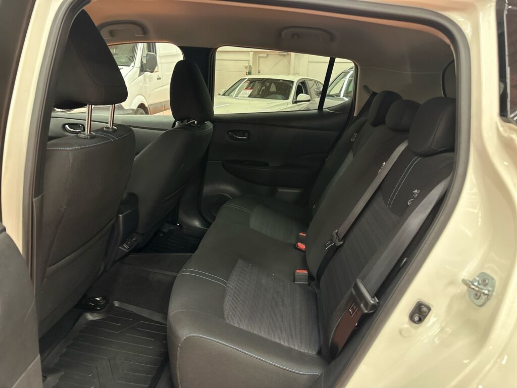 Nissan Leaf 2021 Valkoinen