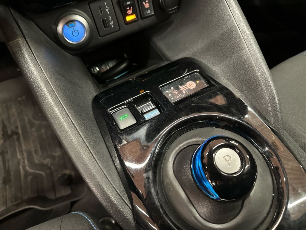 Nissan Leaf 2021 Valkoinen