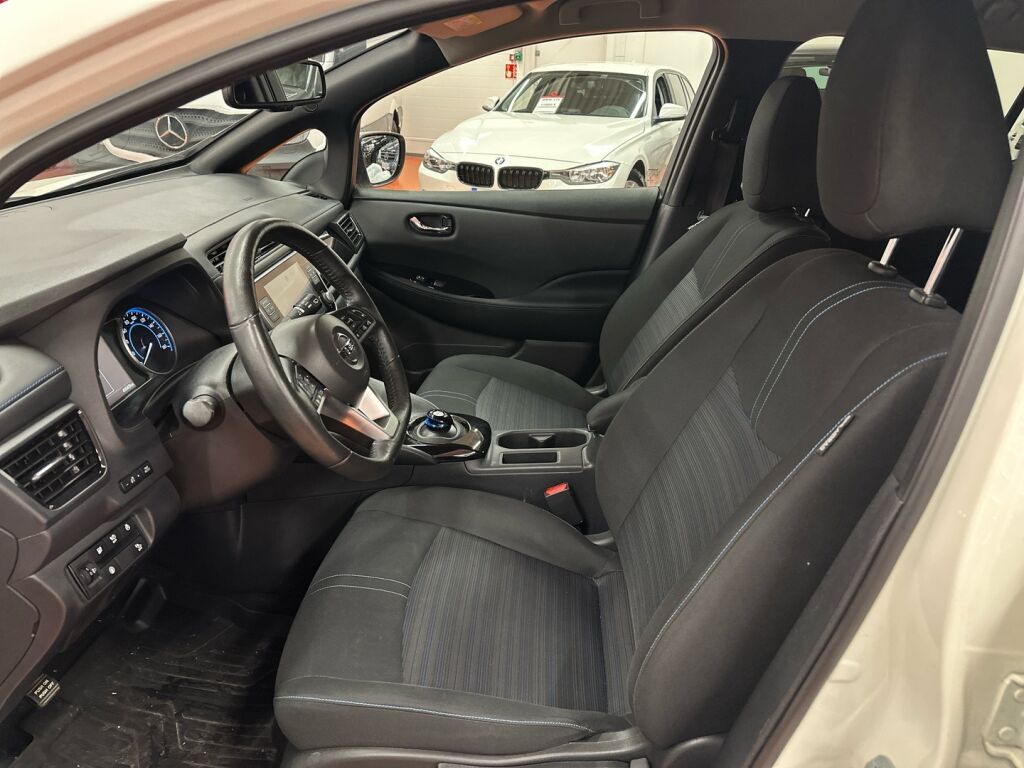 Nissan Leaf 2021 Valkoinen