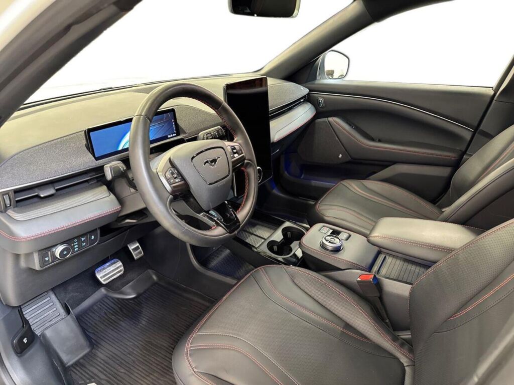 Ford Mustang Mach-E 2022 Valkoinen