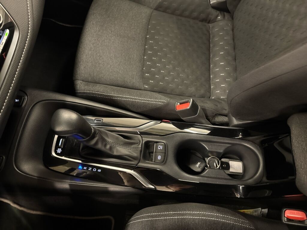 Toyota Corolla 2024 Valkoinen