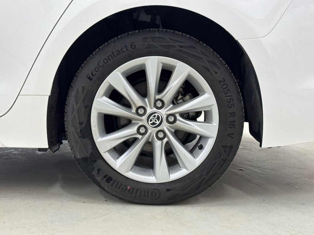 Toyota Corolla 2024 Valkoinen