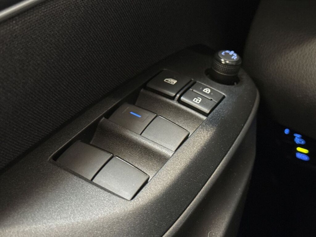 Toyota Yaris 2024 Harmaa