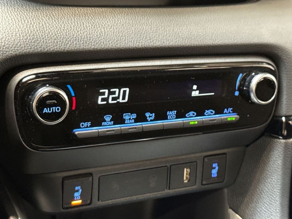 Toyota Yaris 2024 Harmaa