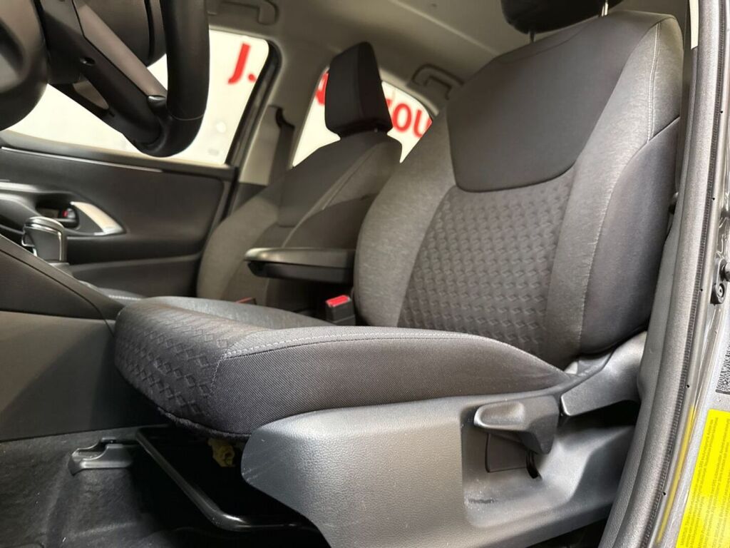 Toyota Yaris 2024 Harmaa
