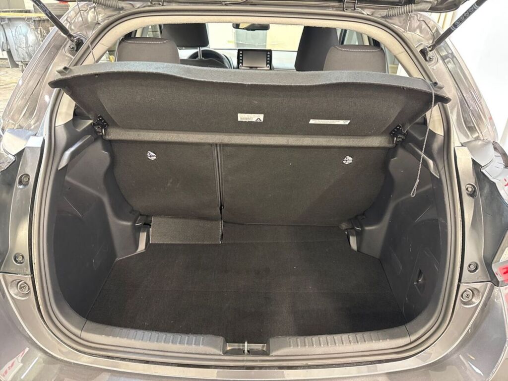 Toyota Yaris 2024 Harmaa
