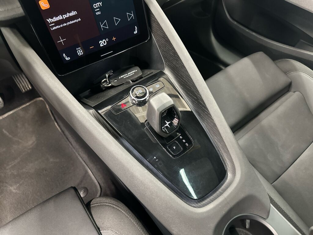 Polestar 2 2021 Valkoinen