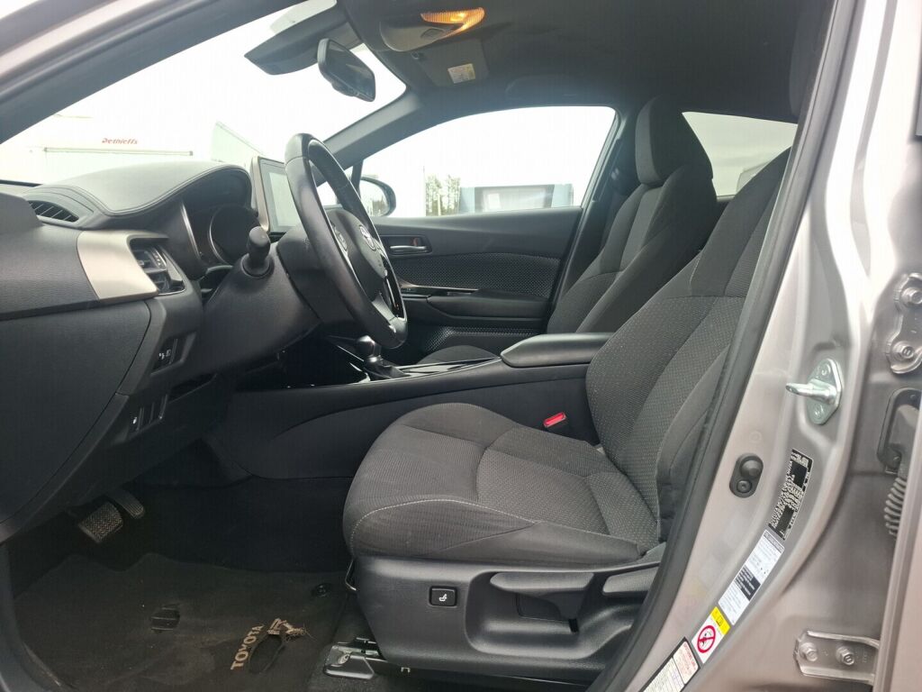 Toyota C-HR 2019 Harmaa