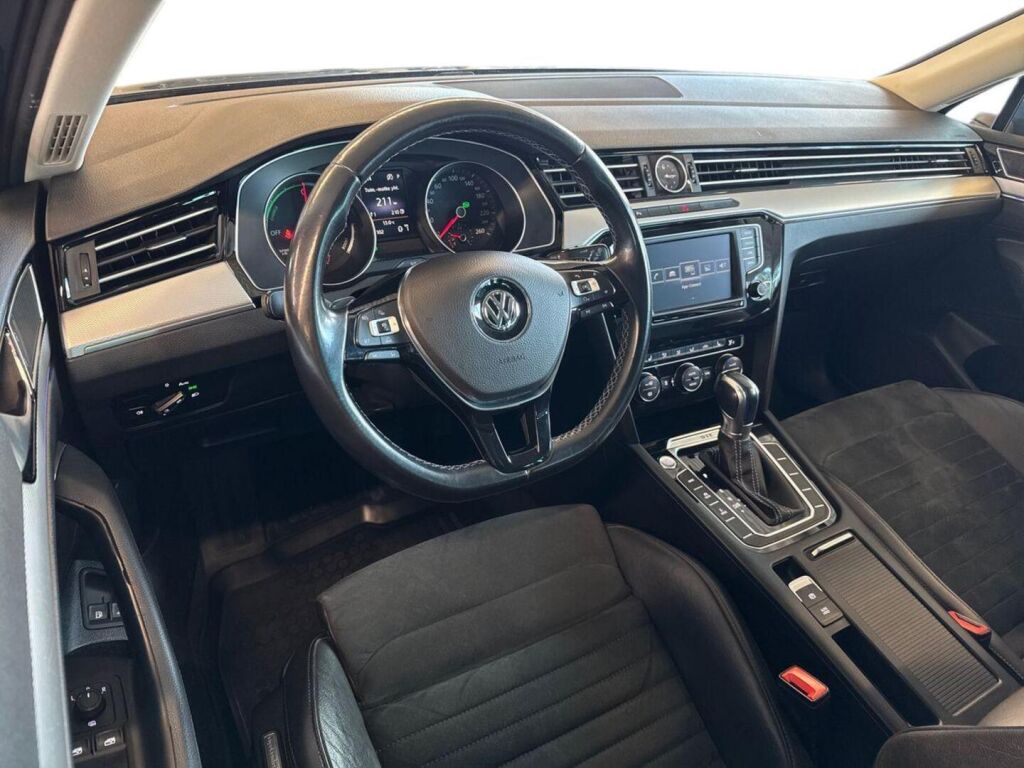 Volkswagen Passat 2016 Sininen