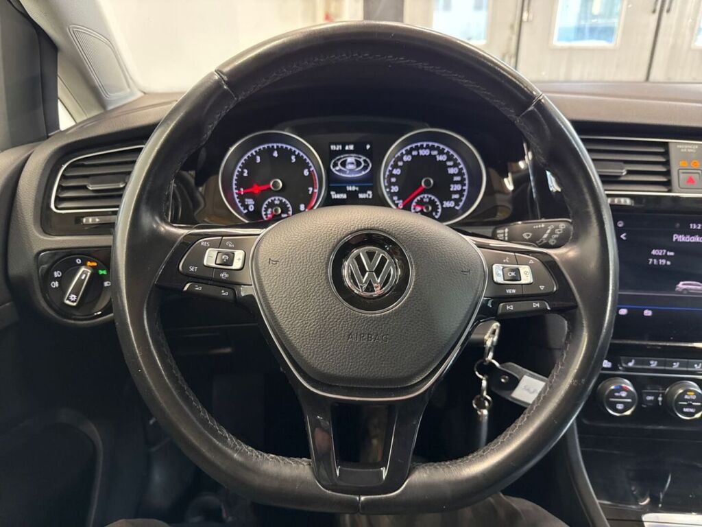 Volkswagen Golf 2020 Valkoinen