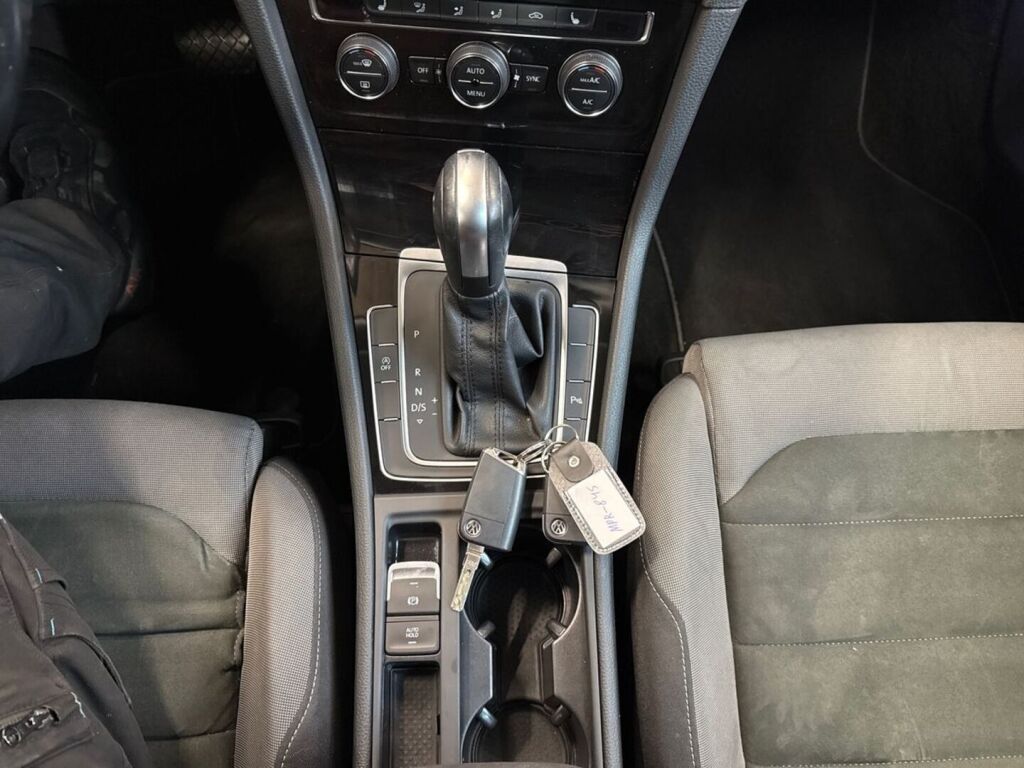 Volkswagen Golf 2020 Valkoinen