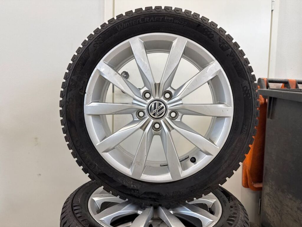 Volkswagen Golf 2020 Valkoinen