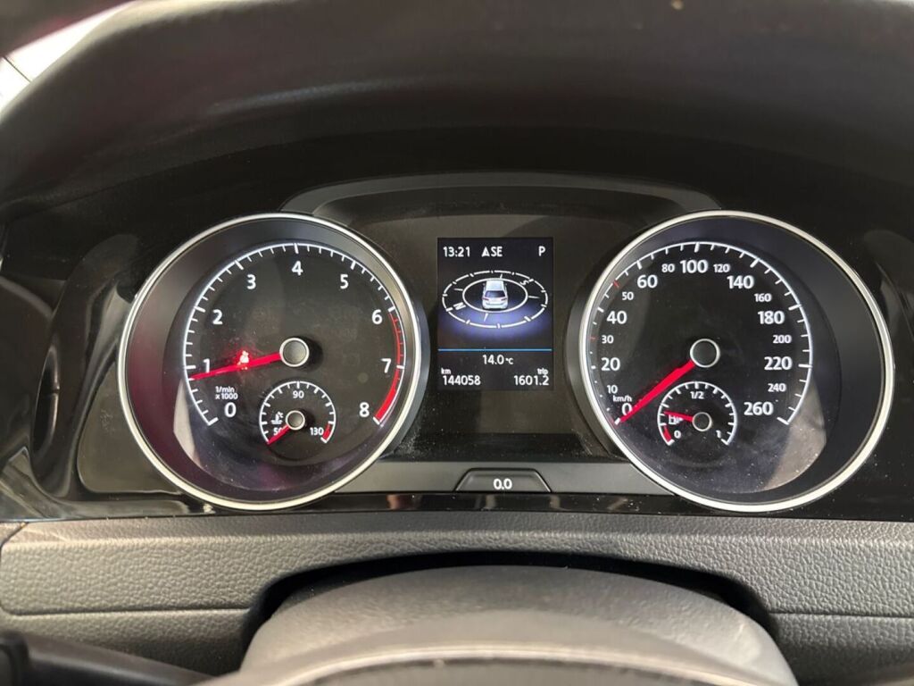 Volkswagen Golf 2020 Valkoinen