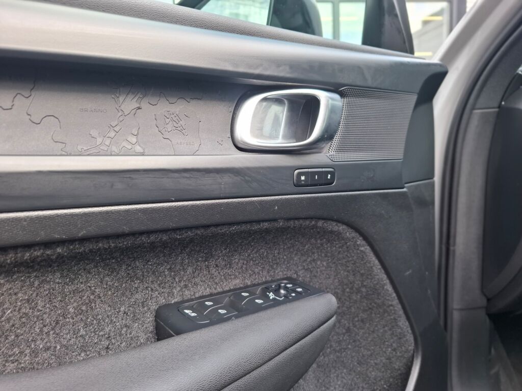 Volvo XC40 2024 Harmaa