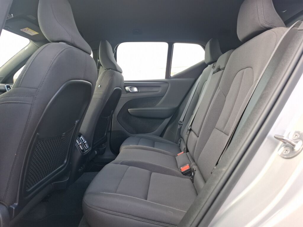 Volvo XC40 2024 Harmaa