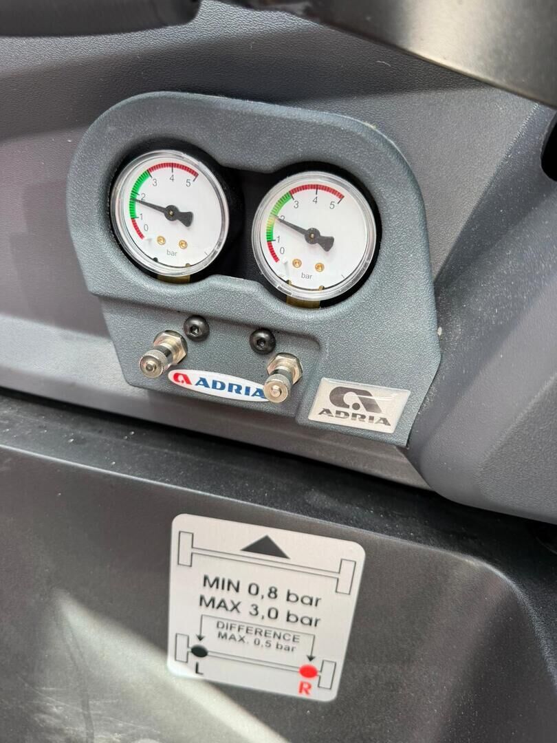 Adria Matrix Supreme 670 SC 2023 Harmaa