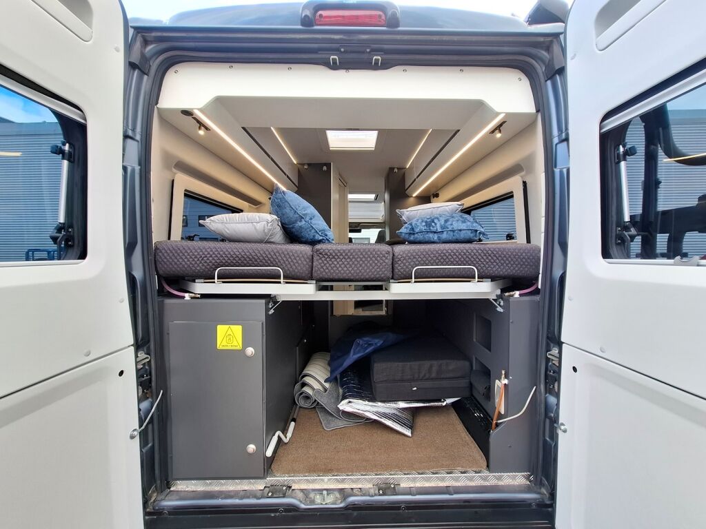 Adria TWIN SUPREME 640 SLB 2024 Harmaa