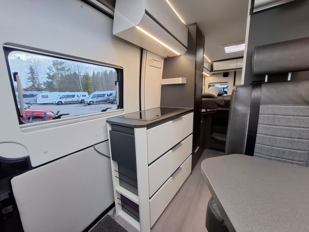 Adria TWIN SUPREME 640 SLB 2024 Harmaa