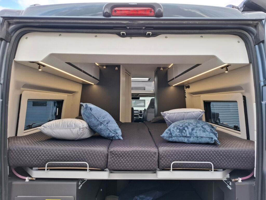 Adria TWIN SUPREME 640 SLB 2024 Harmaa