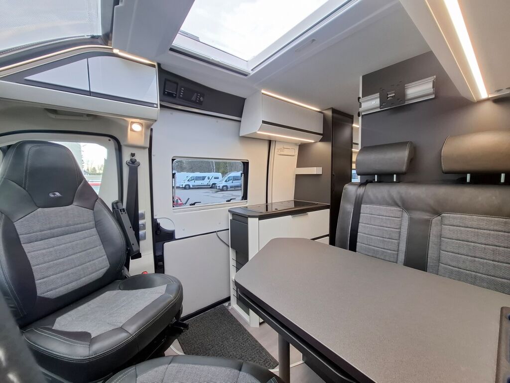 Adria TWIN SUPREME 640 SLB 2024 Harmaa