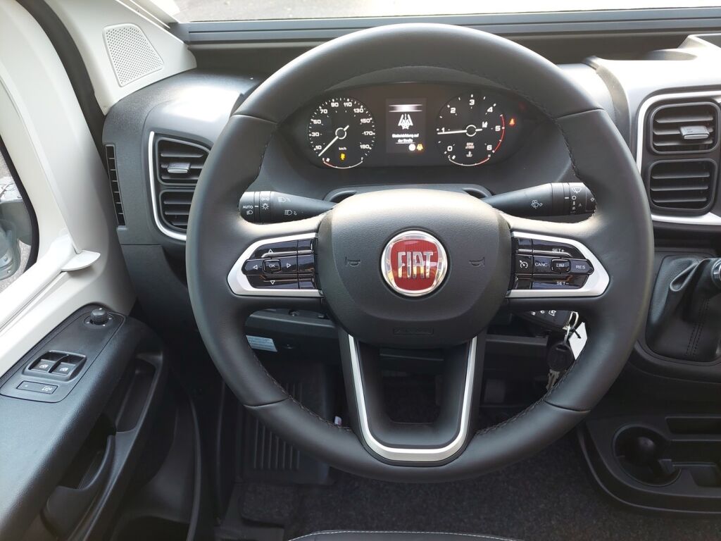 Adria TWIN SUPREME 640 SLB 2024 Harmaa