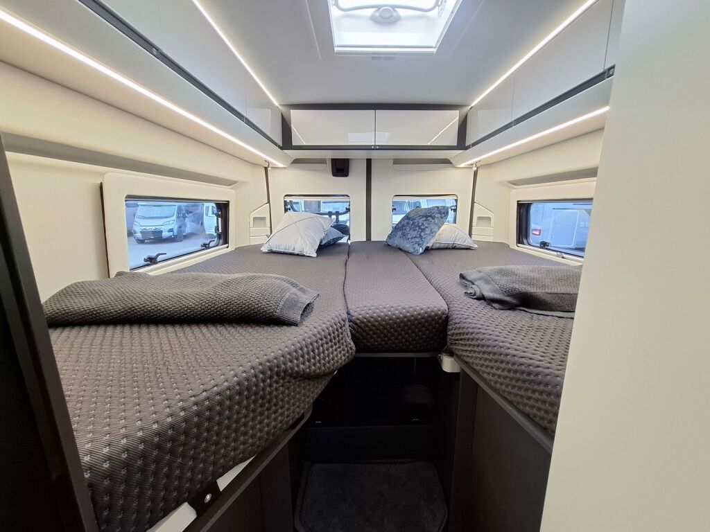 Adria TWIN SUPREME 640 SLB 2024 Harmaa