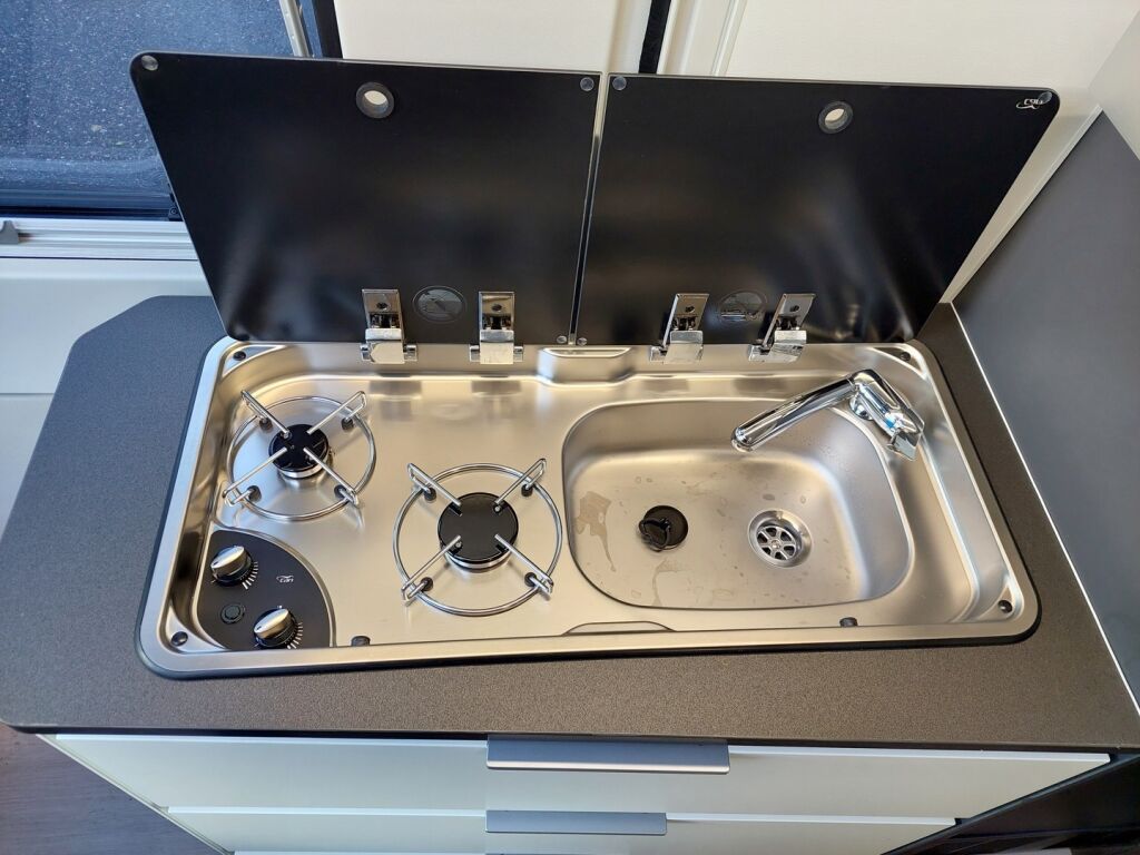 Adria TWIN SUPREME 640 SLB 2024 Harmaa