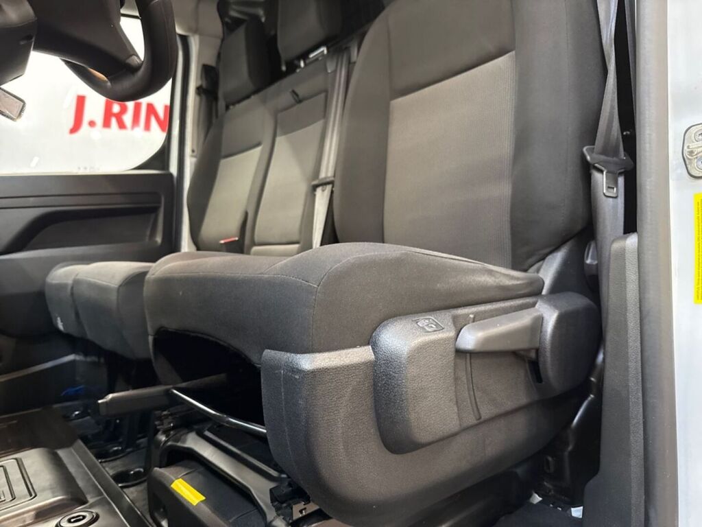 Toyota Proace 2024 Valkoinen