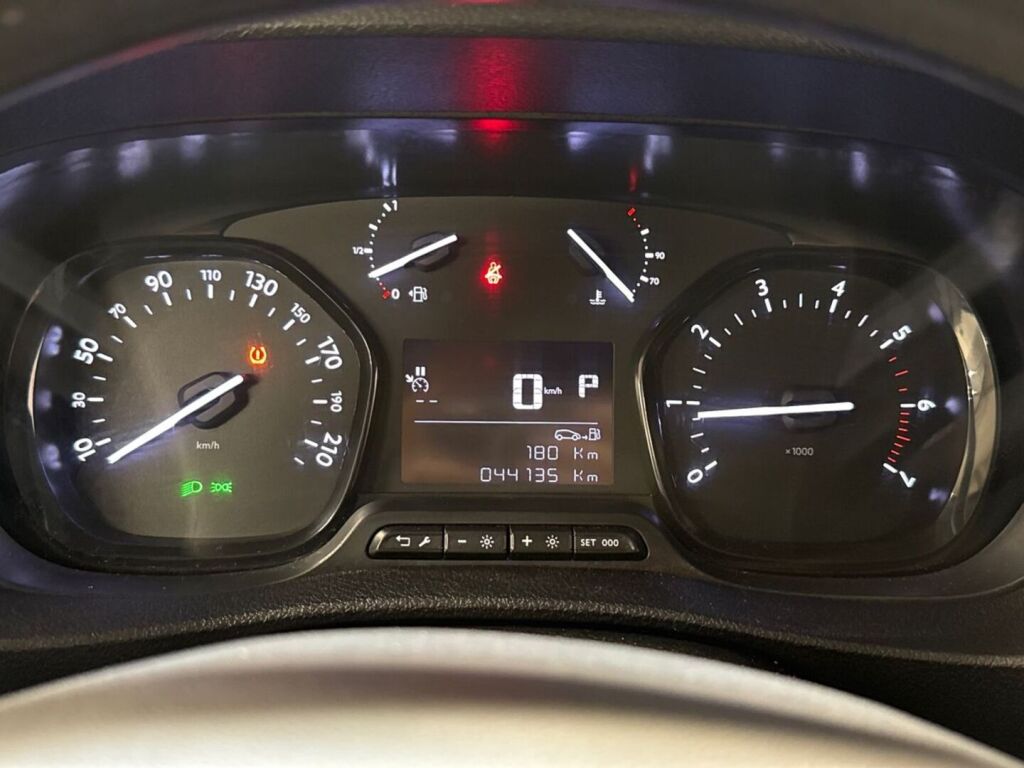 Toyota Proace 2024 Valkoinen