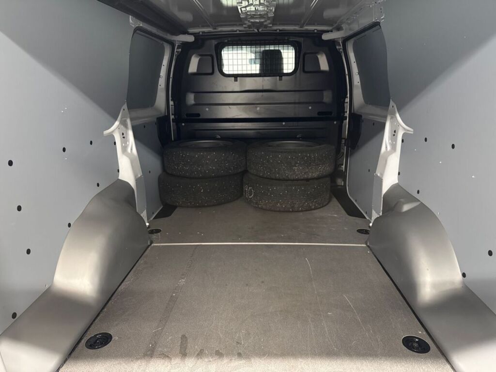 Toyota Proace 2024 Valkoinen