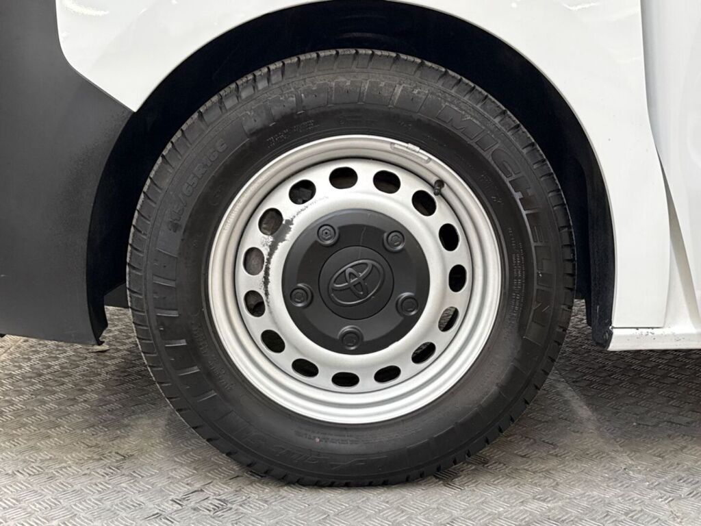 Toyota Proace 2024 Valkoinen