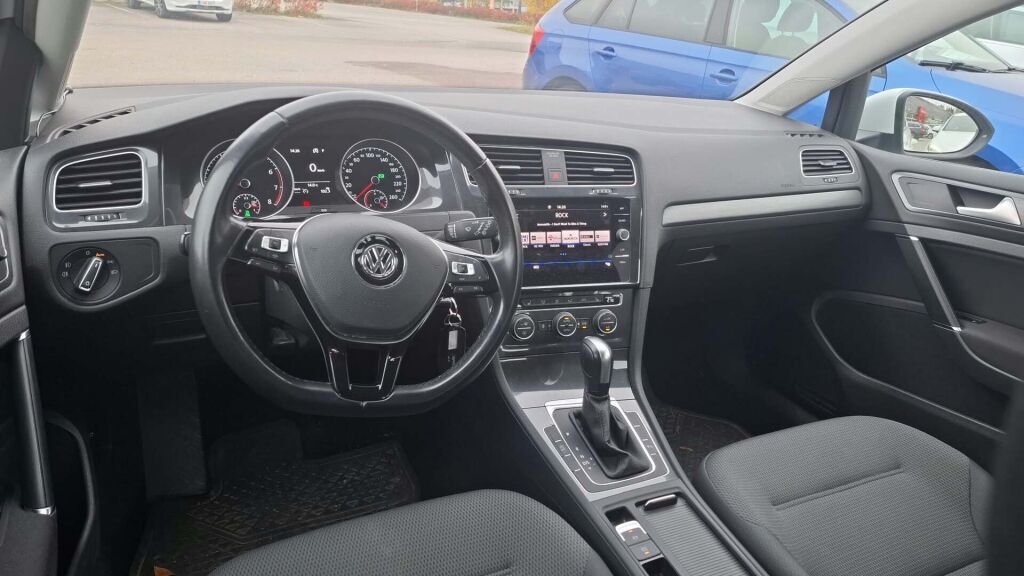 Volkswagen Golf 2020 Valkoinen