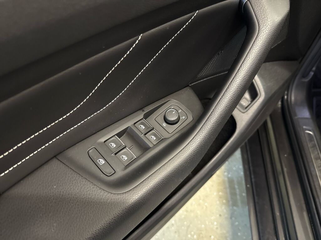 Volkswagen Passat 2021 Harmaa