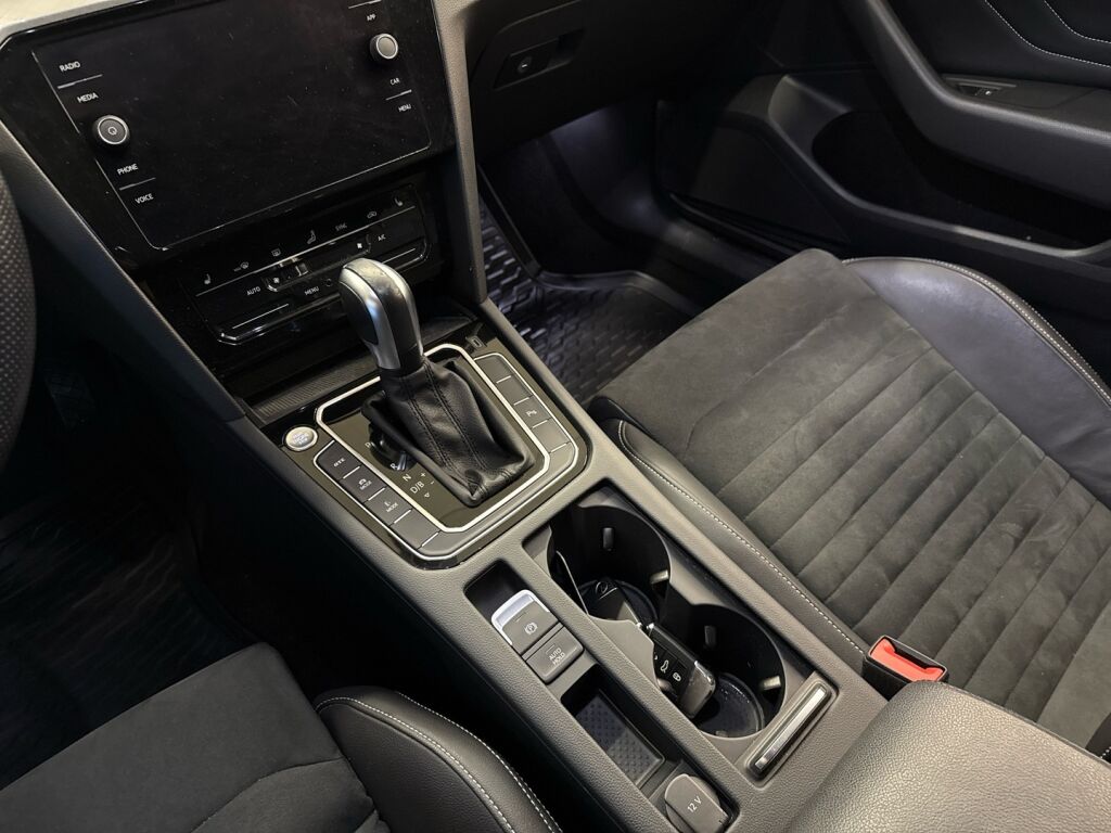 Volkswagen Passat 2021 Harmaa