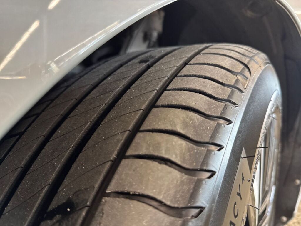 Volvo V60 2024 Harmaa