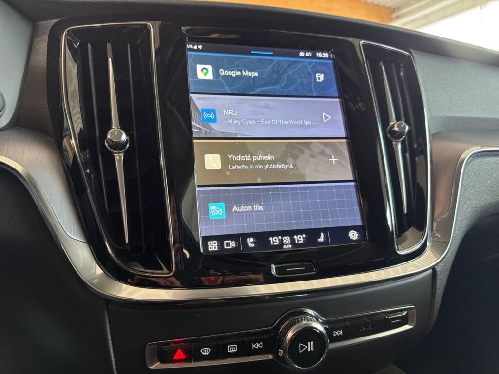 Volvo V60 2024 Harmaa