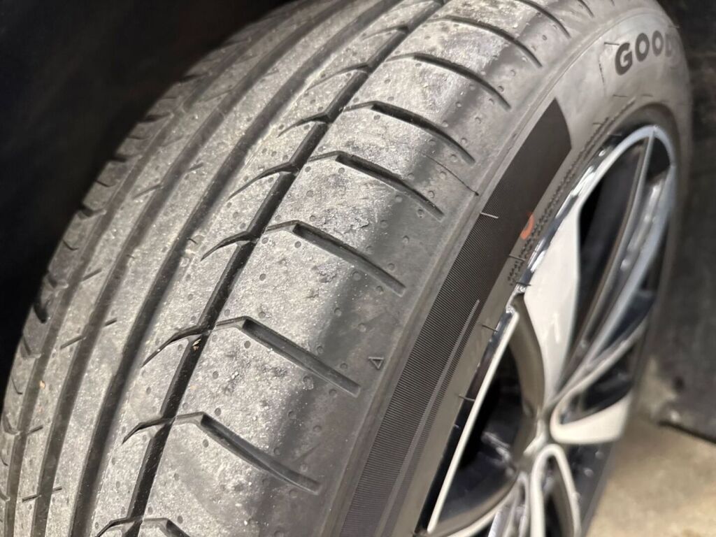 Polestar 2 2021 Musta